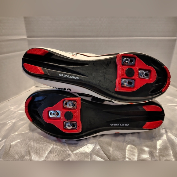 Athletic_Shoes